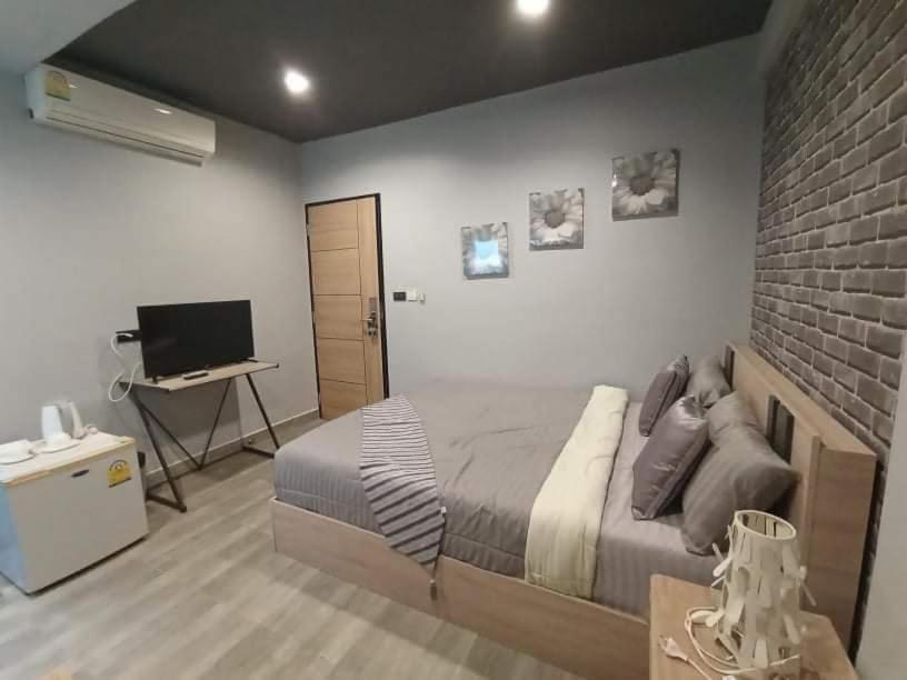 Casa Pratamnak 5 *